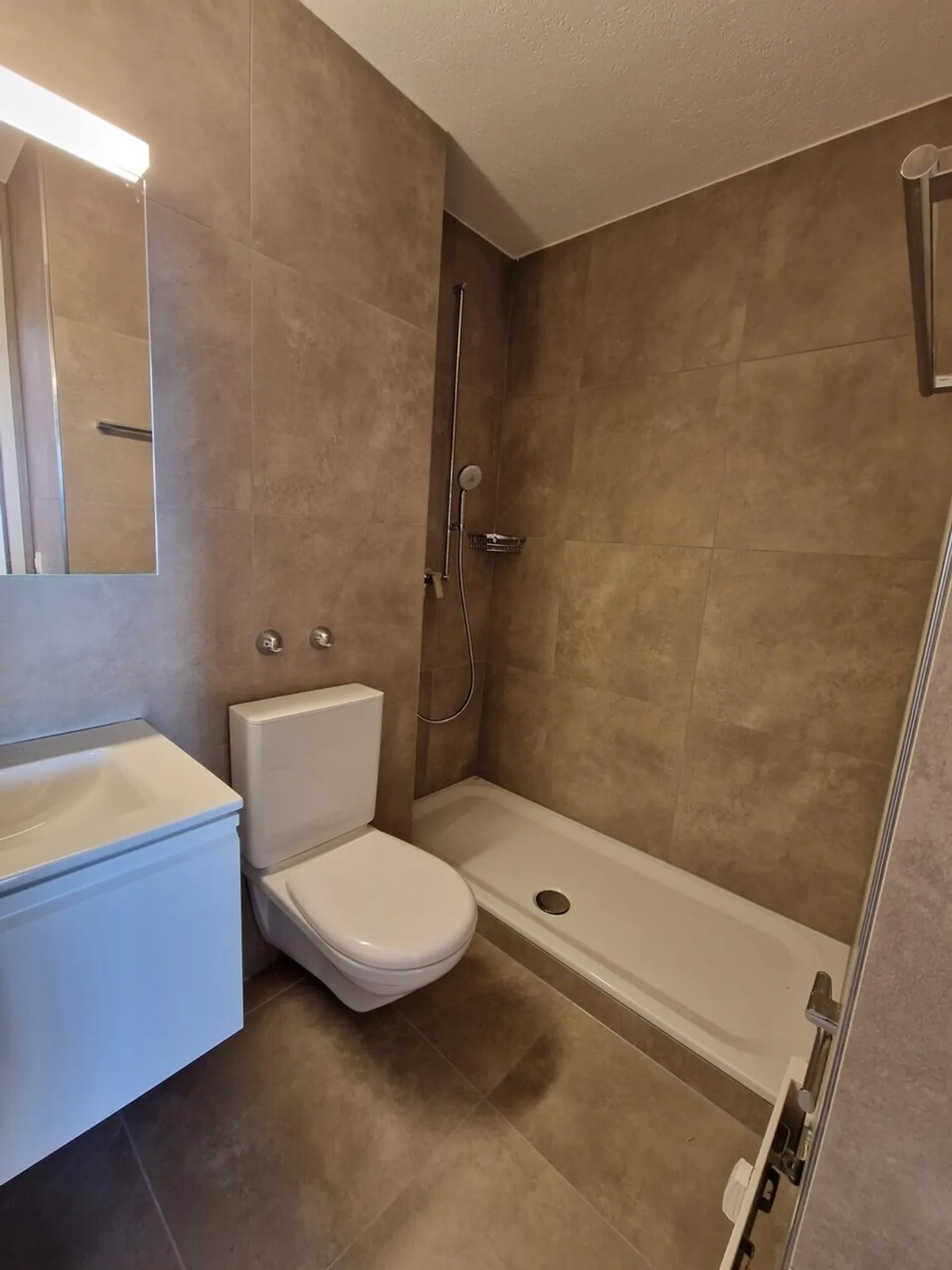 Appartamento moderno e centrale di 3,5 stanze di 70 m² al 1° piano - Foto 4 di 9