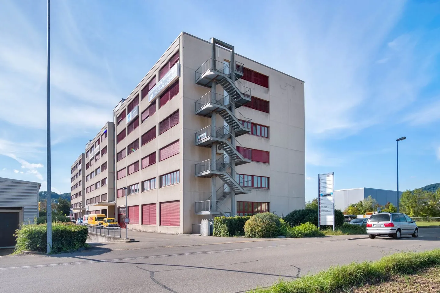 Edificio ad uso misto in affitto - Foto 1 di 8