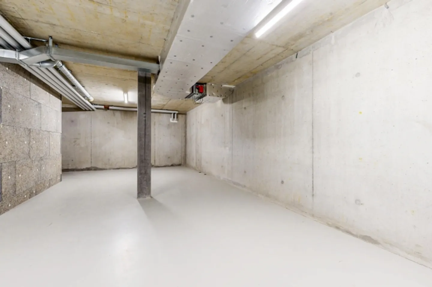«Dépôt/Atelier à louer à Crissier, à 2 pas de Renens» - Photo 4 sur 8