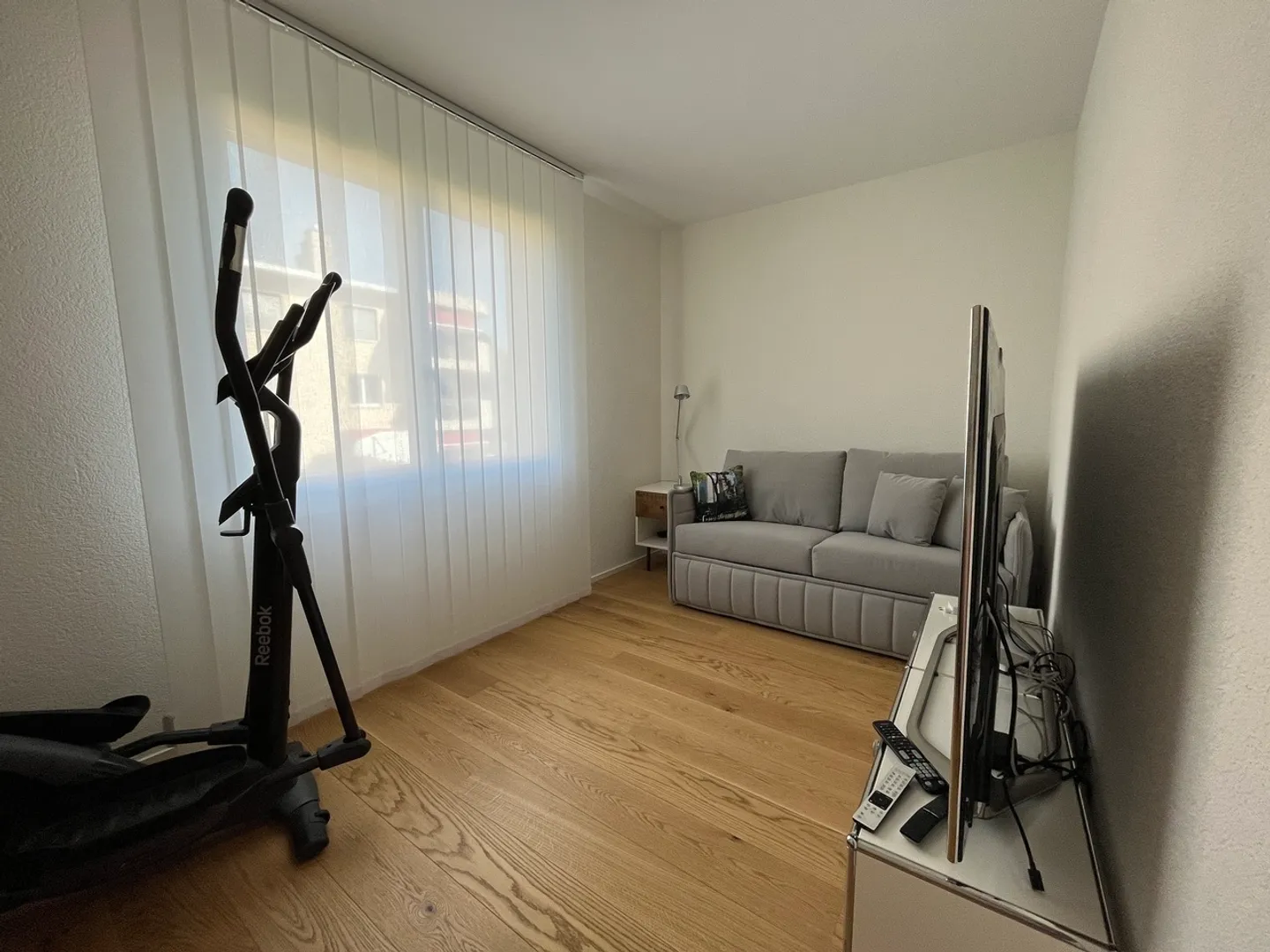 Luxury Apartment in Tranquil Setting - Photo 9 of 12