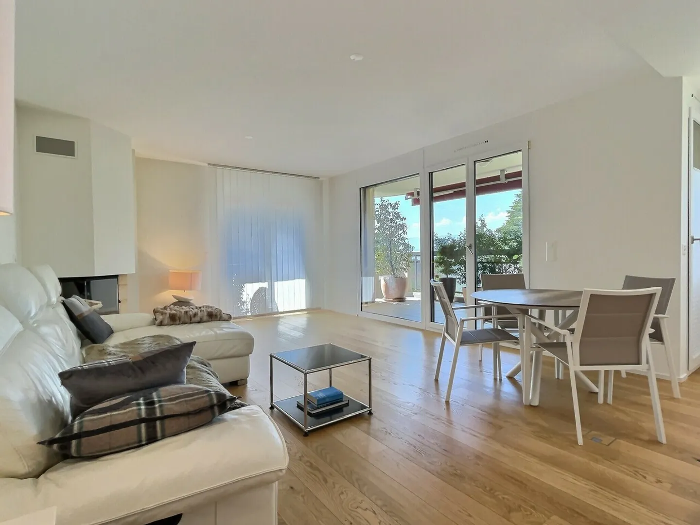 Luxury Apartment in Tranquil Setting - Photo 2 of 12