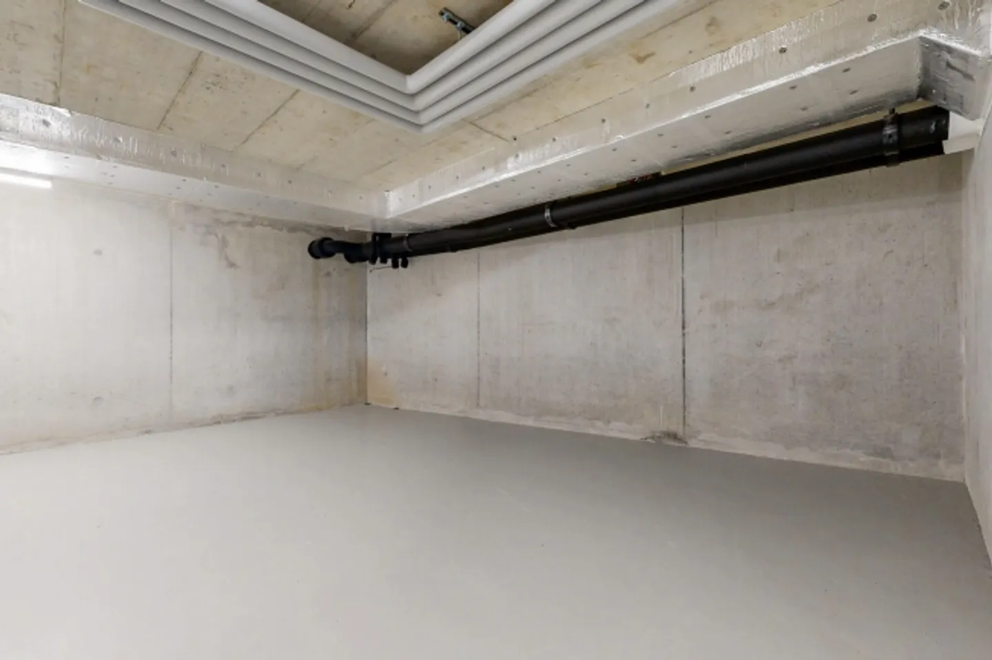 «Dépôt/Atelier à louer à Crissier, à 2 pas de Renens» - Photo 3 sur 8