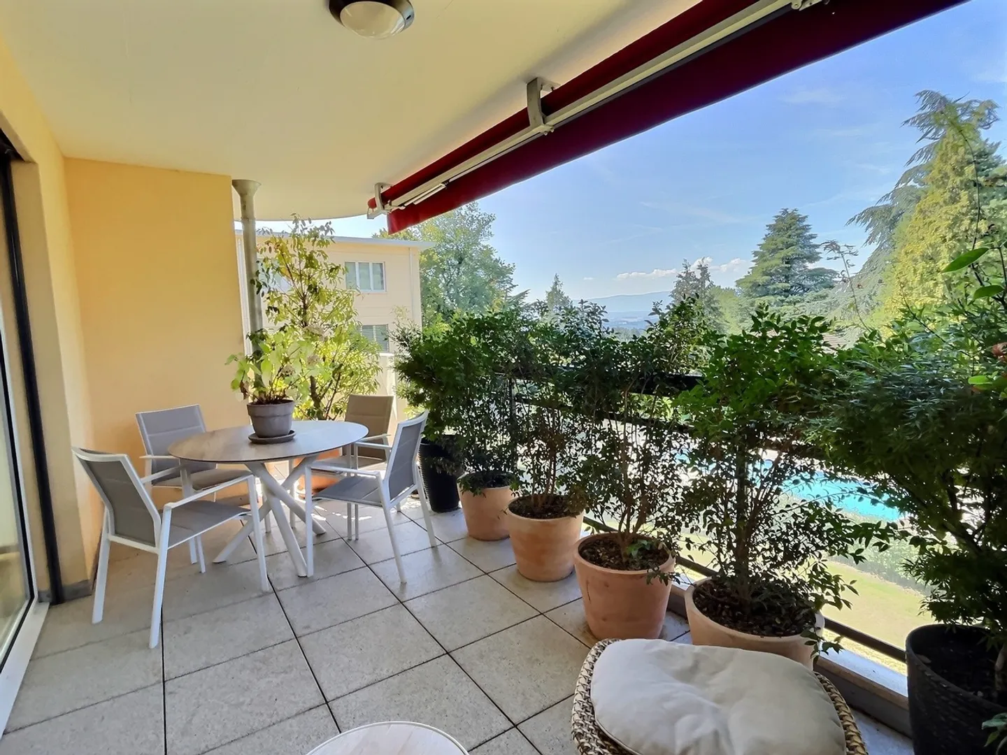 Luxury Apartment in Tranquil Setting - Photo 10 of 12