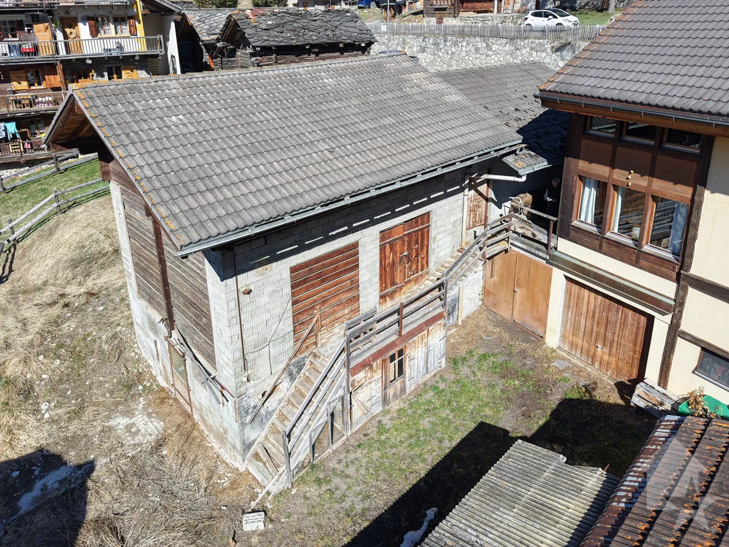 Scheune zur Renovierung im Zentrum des alten Dorfes Evolène - Foto 7 von 10