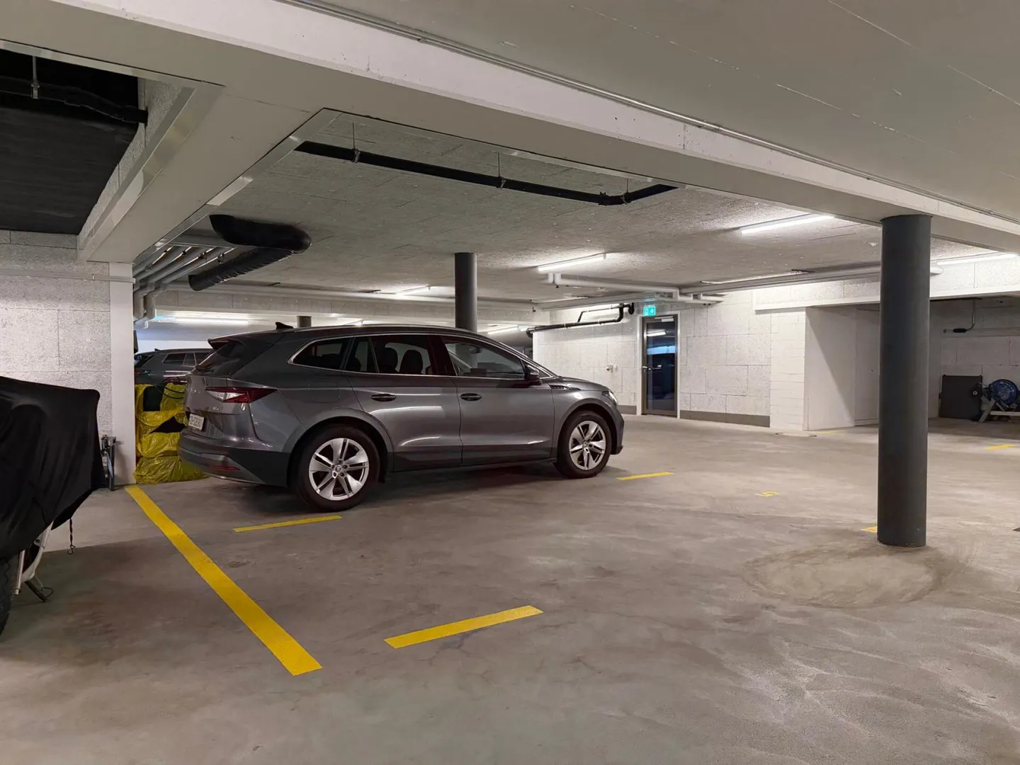 Place de stationnement dans un garage souterrain bien entretenu - Photo 3 sur 7
