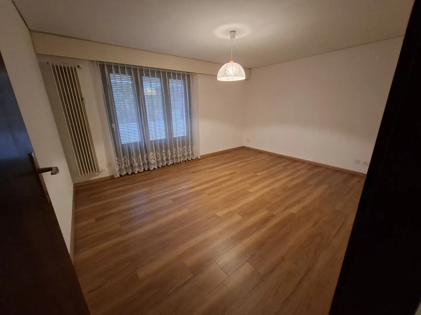 Attraktive 4.5-Zimmer-Wohnung mit Cheminée, grossem Sitzplatz und Doppelgarage - Photo 9 sur 13