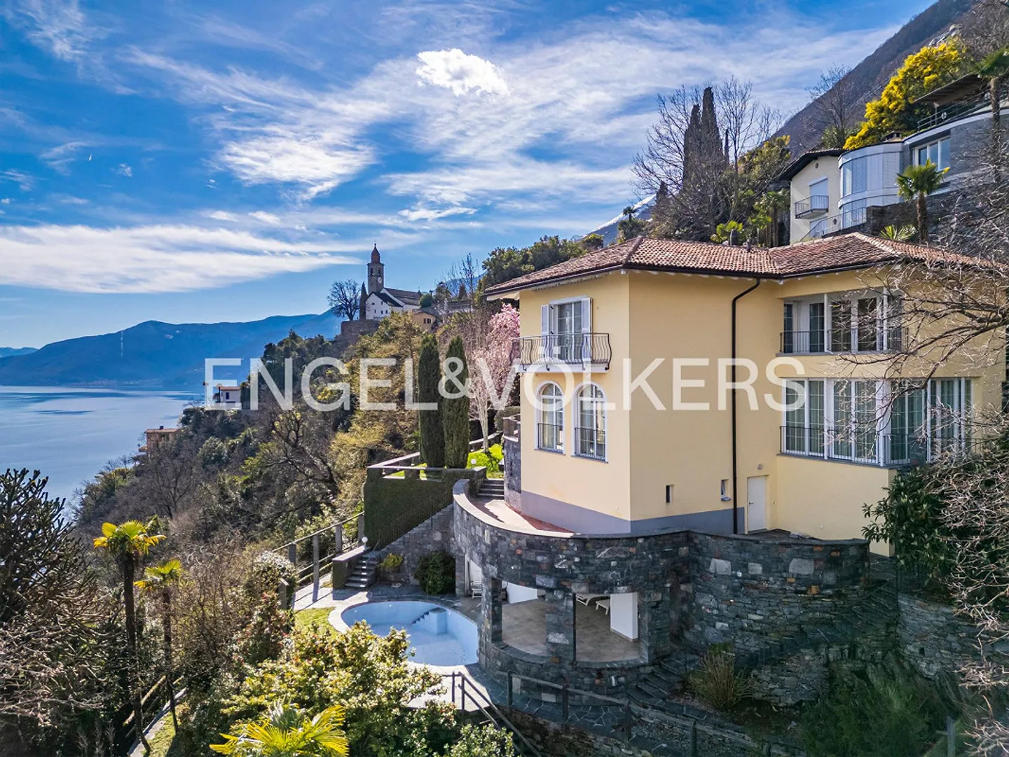Stilvolle Villa am Lago Maggiore - Foto 2 von 24