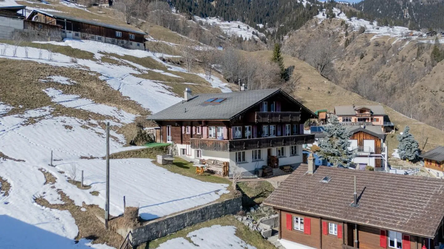 Grande chalet bifamiliare con vista fantastica a Ried-Mörel - Foto 1 di 35