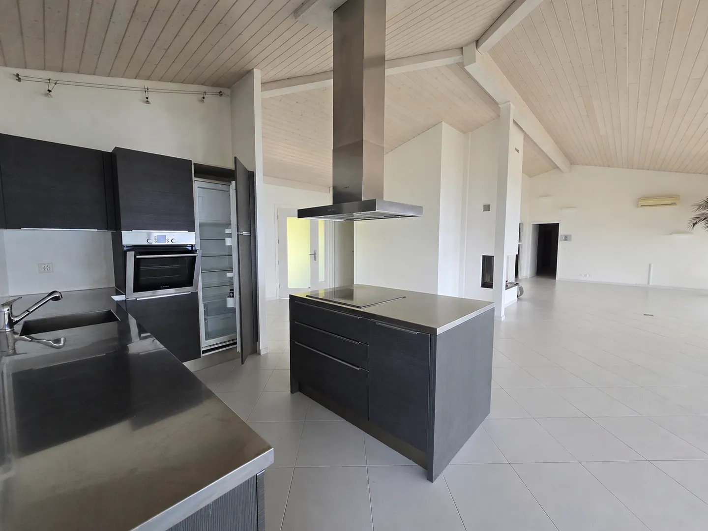 Superbe appartement avec terrasse et vue sur le lac - Photo 3 sur 8