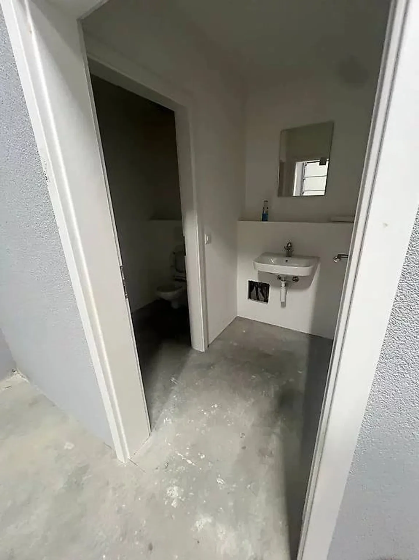 Modern and functional box? Easy access, available immediately - Photo 6 of 6