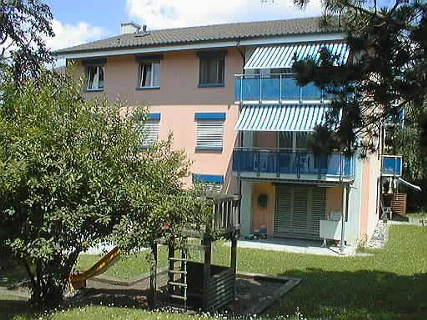 Appartement 4.5 pièces ensoleillé - Photo 1 sur 2