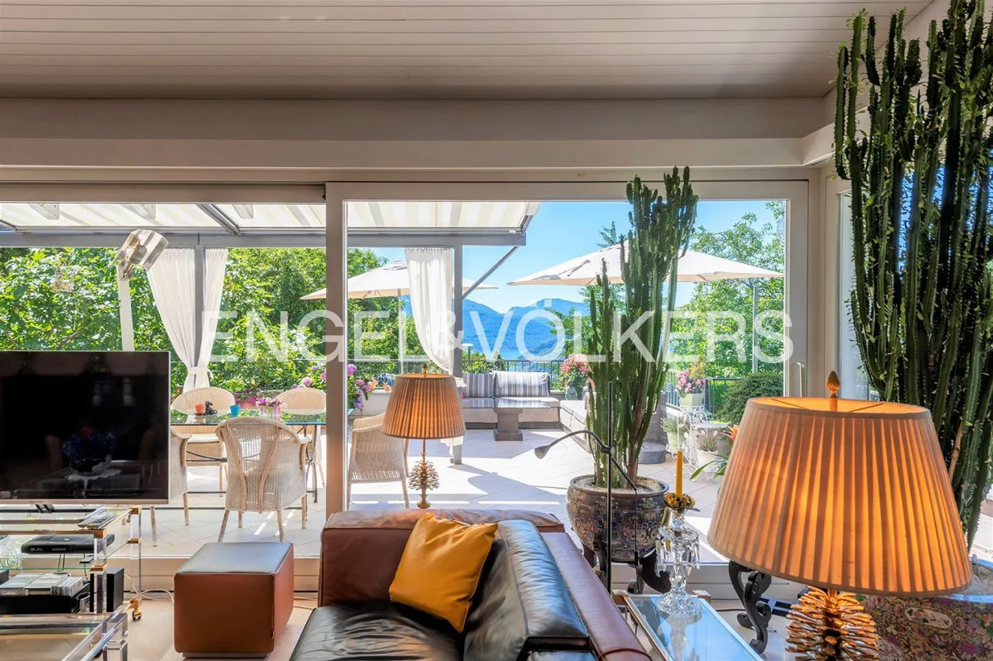 Prestigious Villa in Curio - Photo 2 of 8