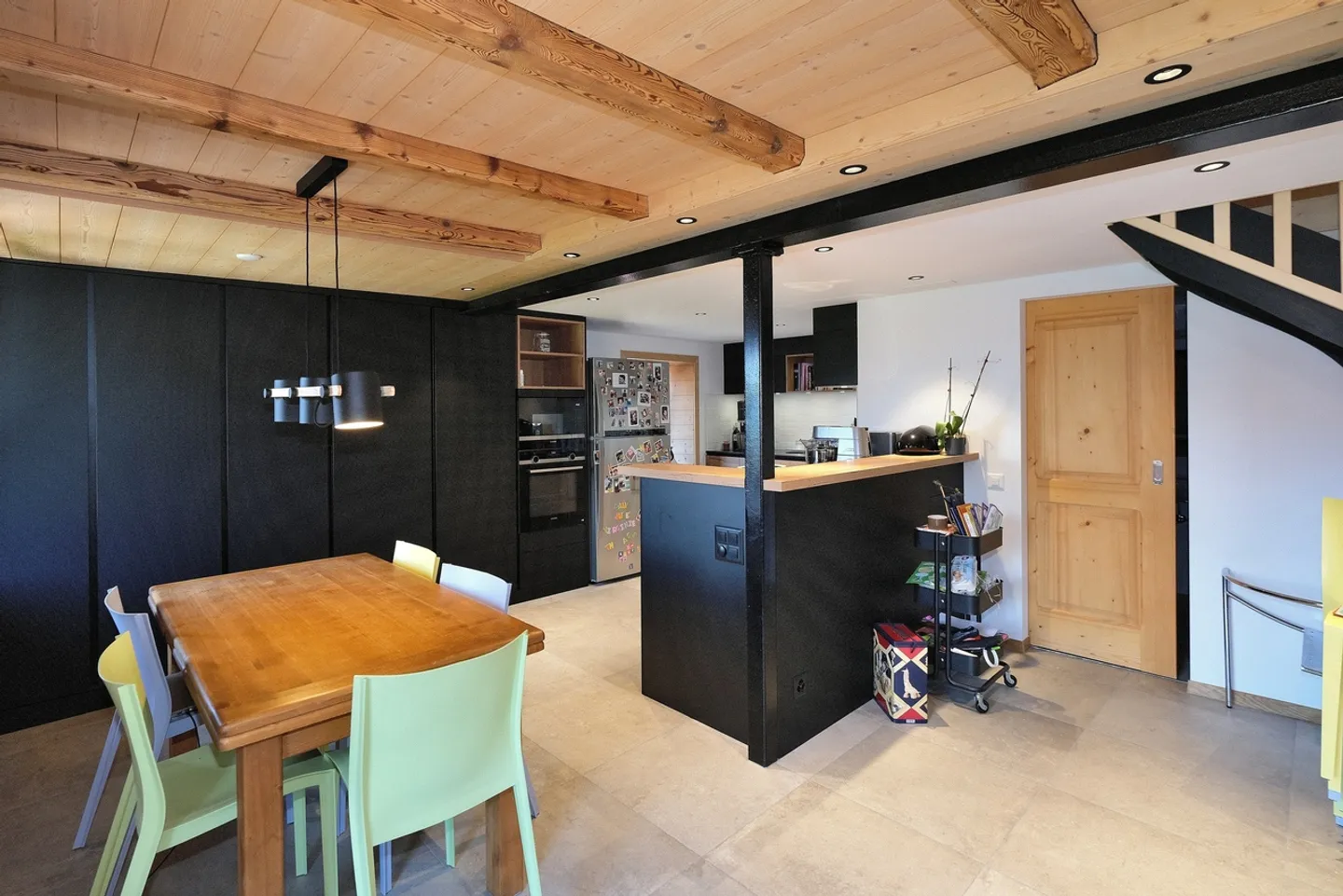 Nel cuore di Villars, sarete sedotti da questo magnifico chalet. - Foto 3 di 26