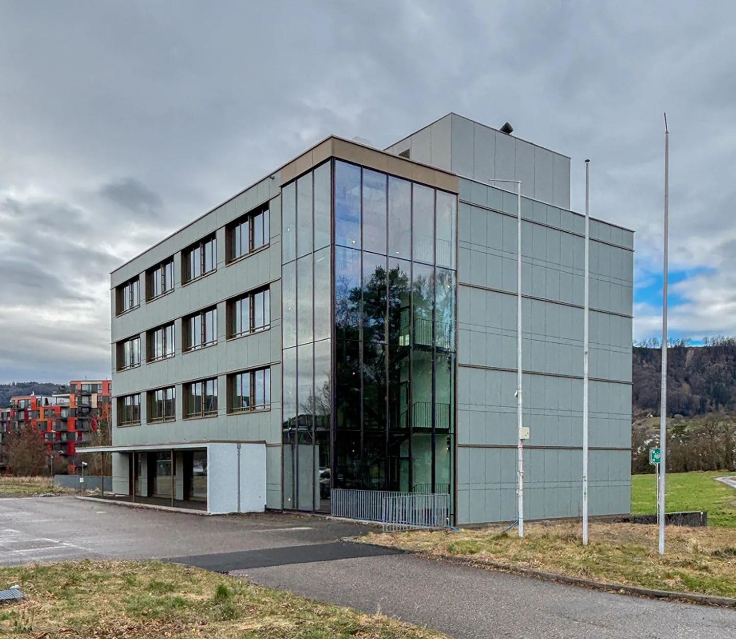 Posizione rappresentativa ad Adliswil! - Foto 1 di 8