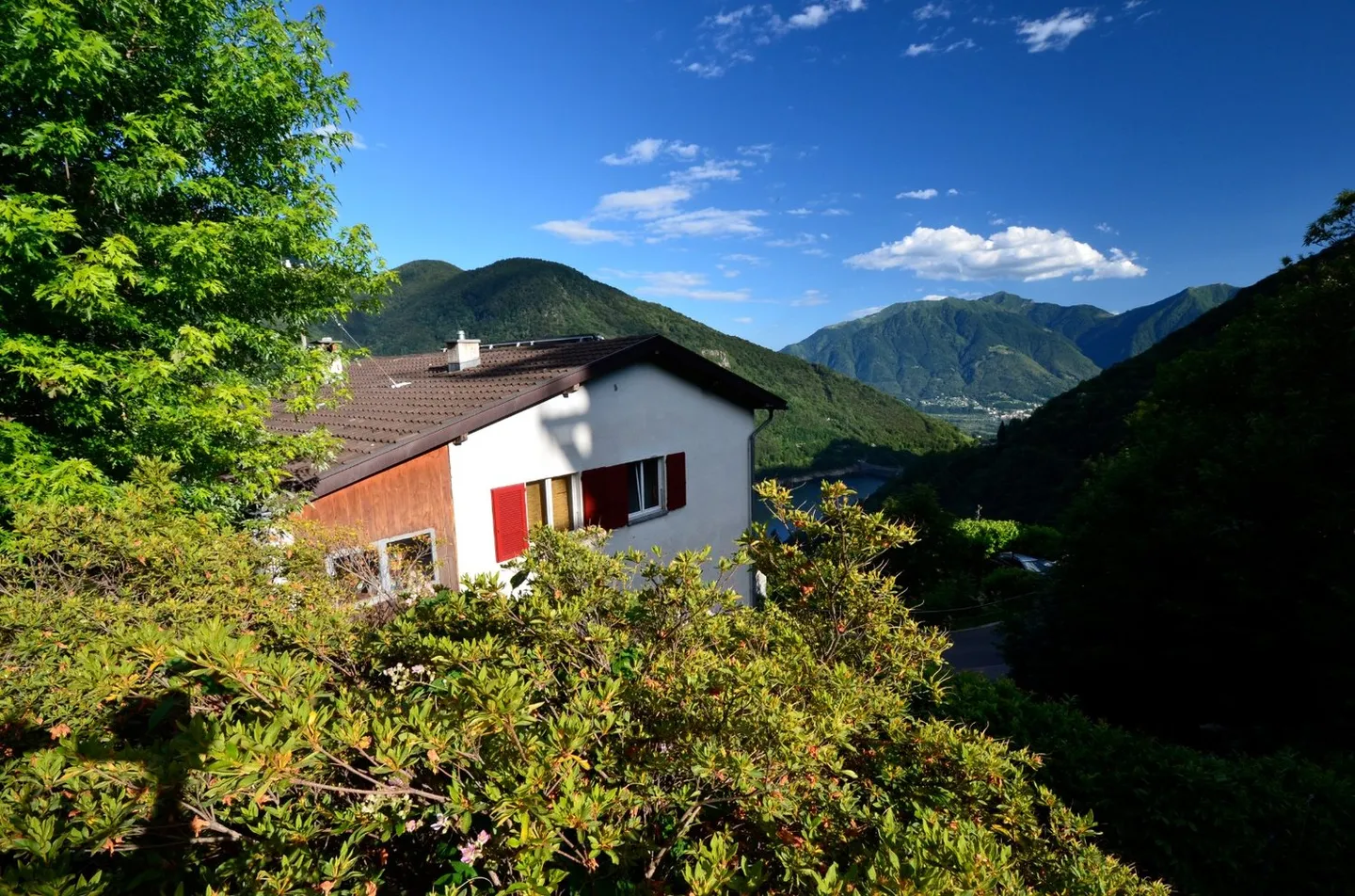 Sonniges Zweifamilienhaus mit Seesicht - Foto 22 von 24