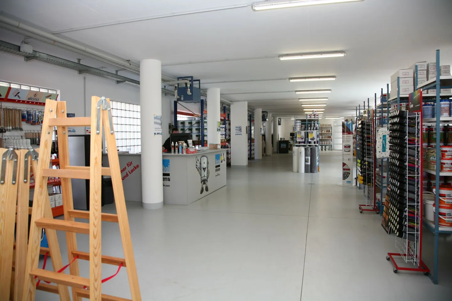 Rental Commercial Spaces - Photo 4 of 6