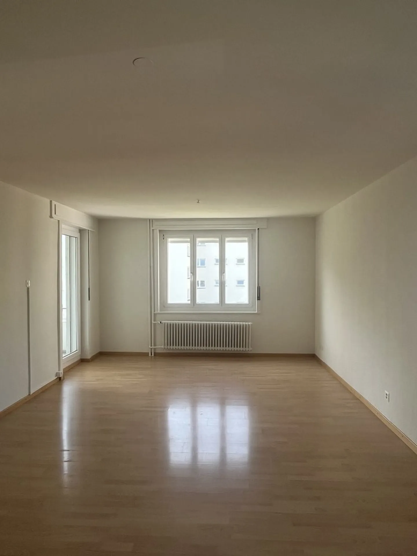 Bel appartement de 4,5 pièces à louer à partir du 01.12.2025 - Photo 3 sur 10