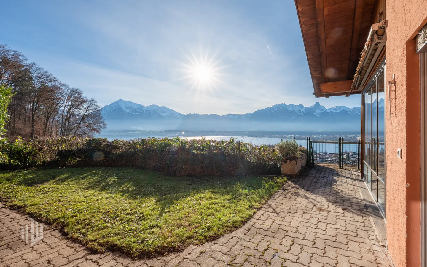 ImmoWyss - Living with a View 2-Family House above Lake Thun - Photo 6 of 10