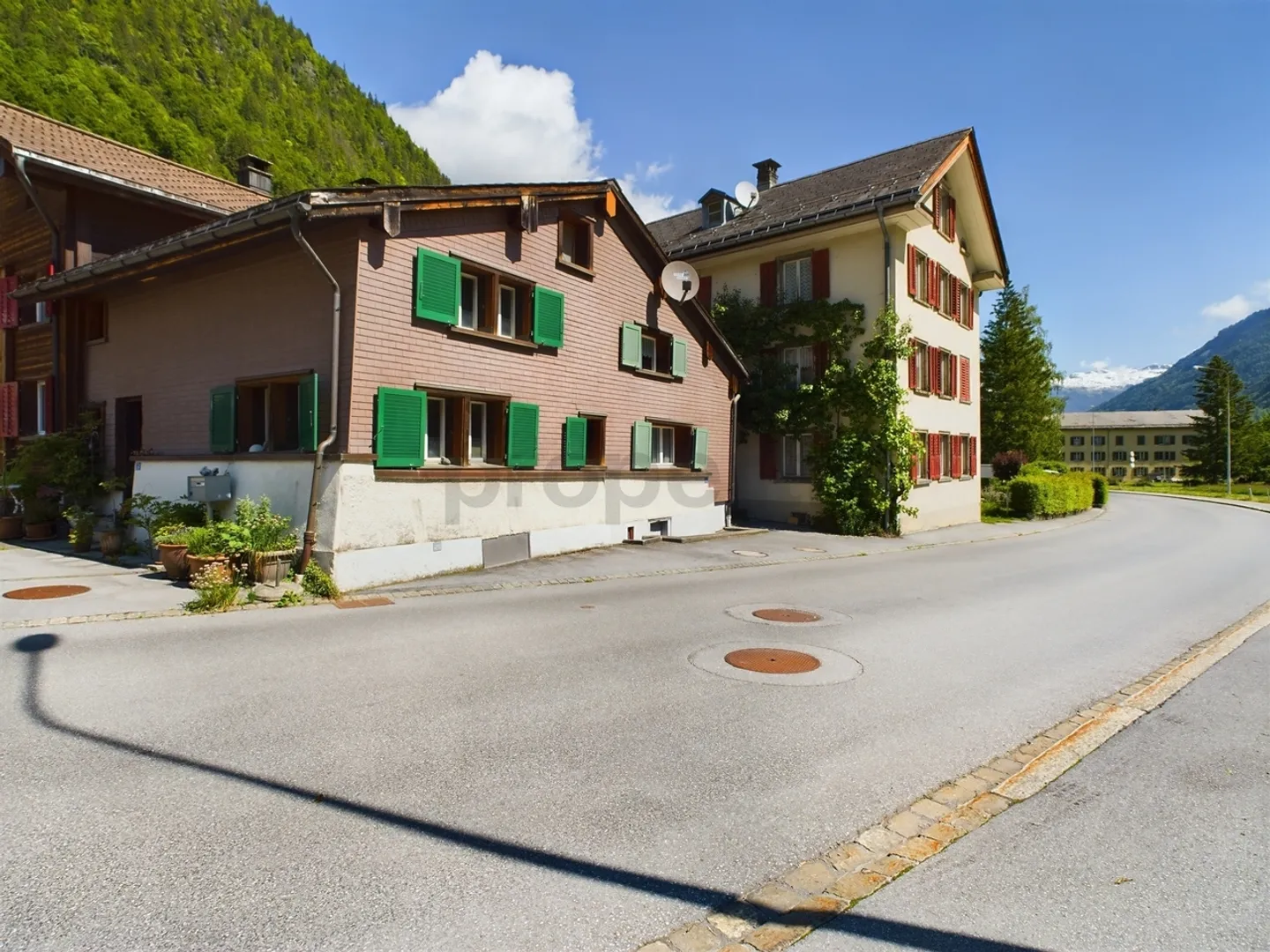 Idyllisches 2.5-Zimmer-Haus in Linthal - Glarus Süd an ruhiger und sonniger Lage (Erst- oder Zweiwohnsitz) - Foto 1 von 8