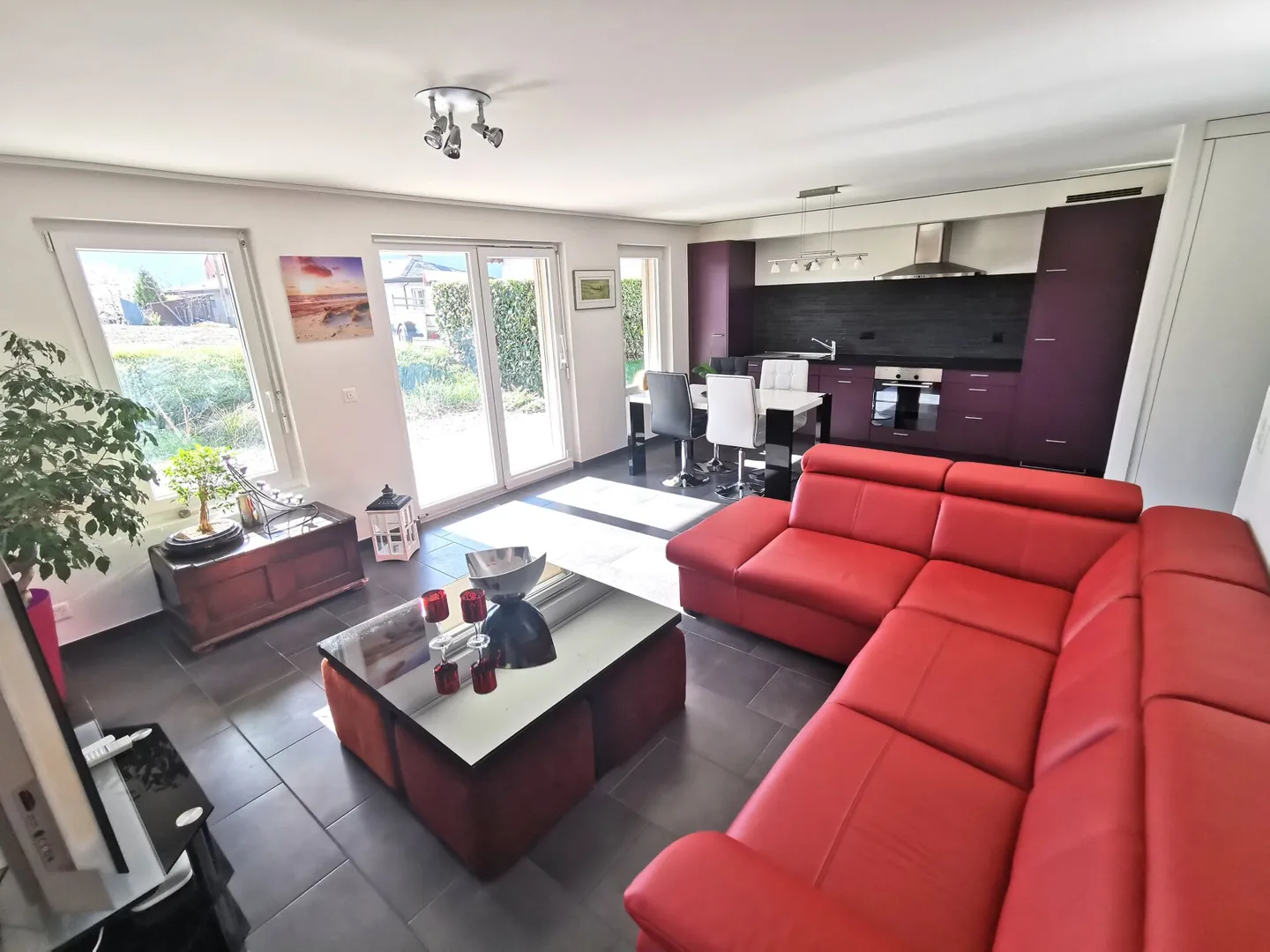 2,5-Zimmer-Wohnung mit Garten in Wohngebäude - Foto 2 von 12