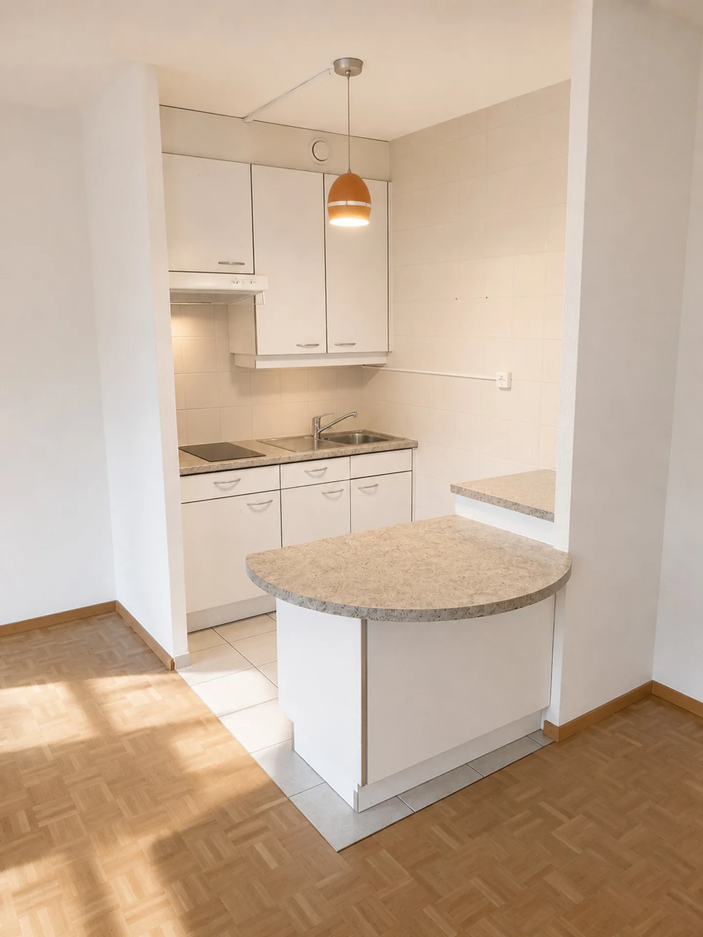1.5 Room Apartment on the 4th Floor - Photo 2 of 5