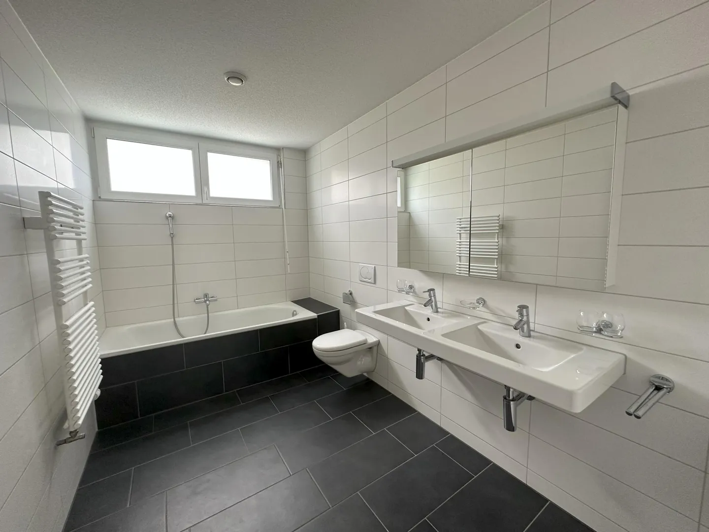Zu vermieten: Schönes 5,5-Zimmer-Apartment in Tavannes - Foto 3 von 10