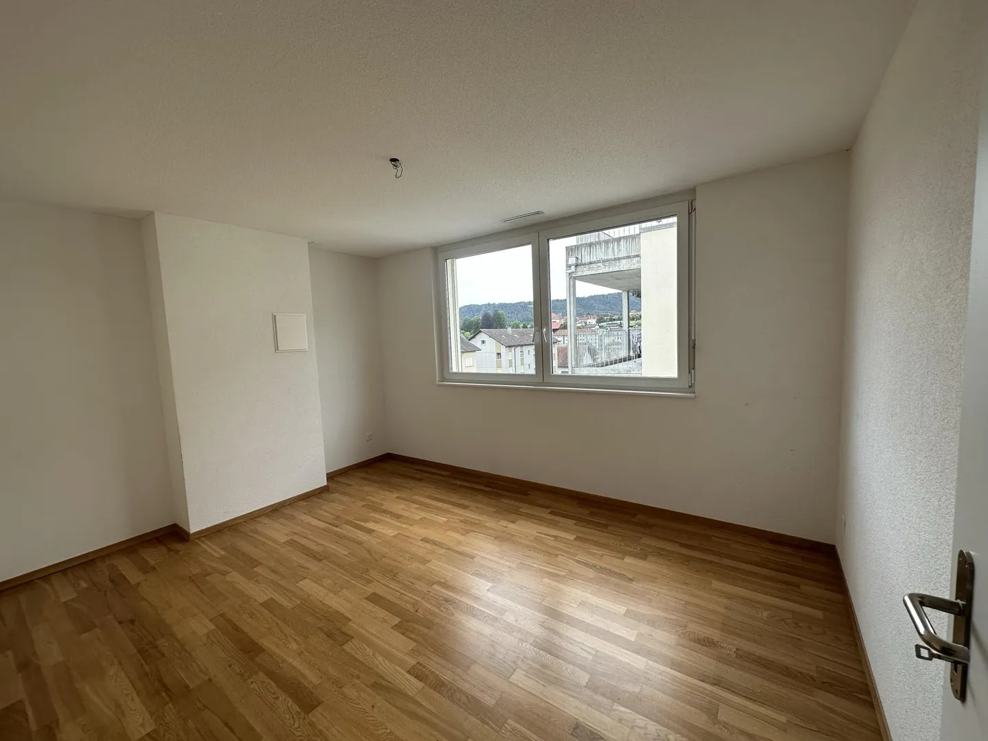 Zu vermieten: Schönes 5,5-Zimmer-Apartment in Tavannes - Foto 2 von 10