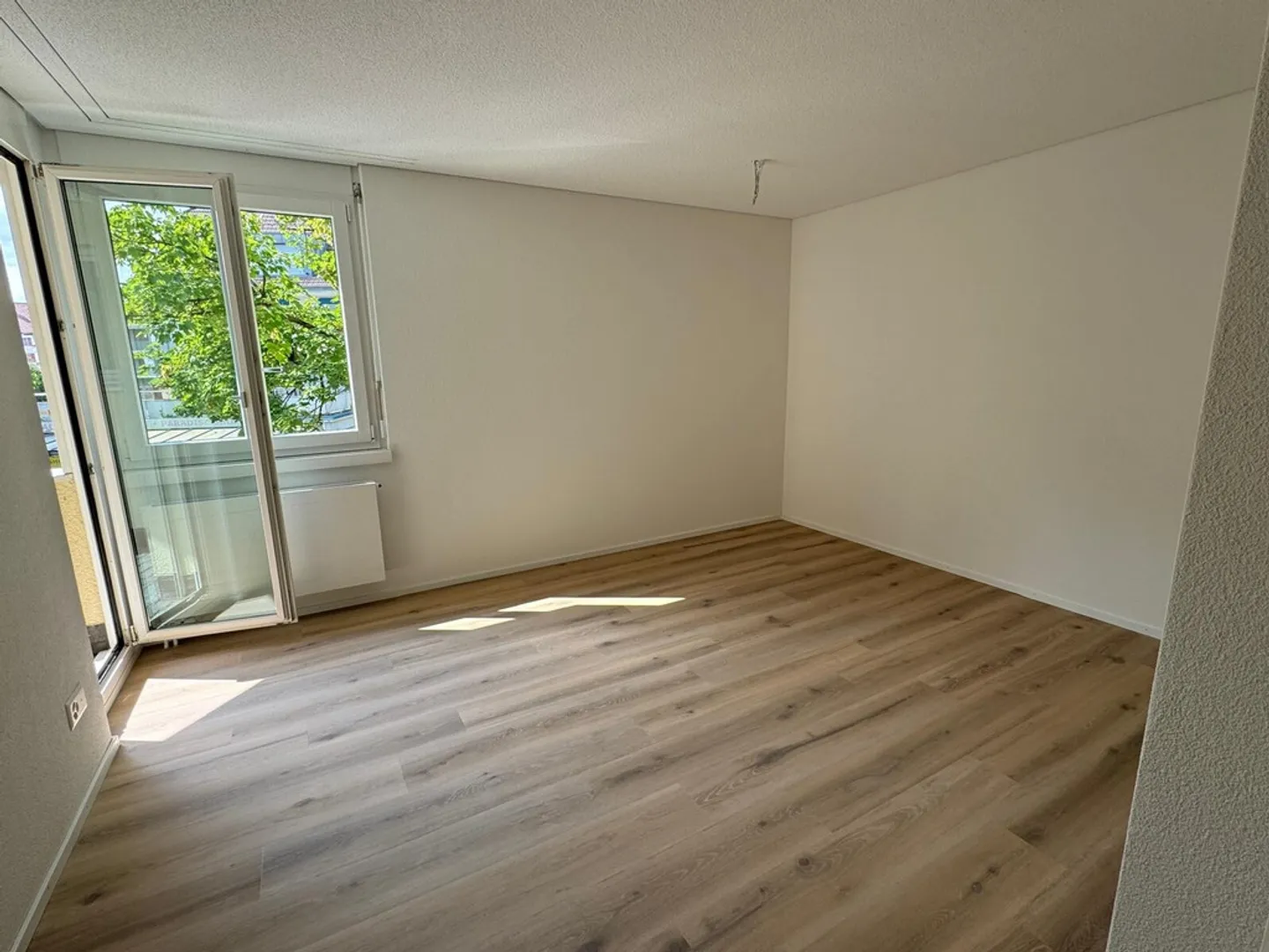 Charming 2-room apartment in like-new condition - Photo 2 of 8