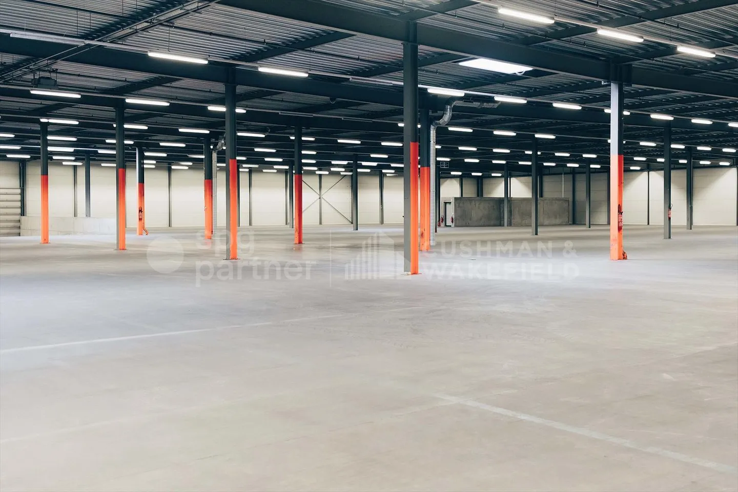 Dépôt - Photo 1 sur 4