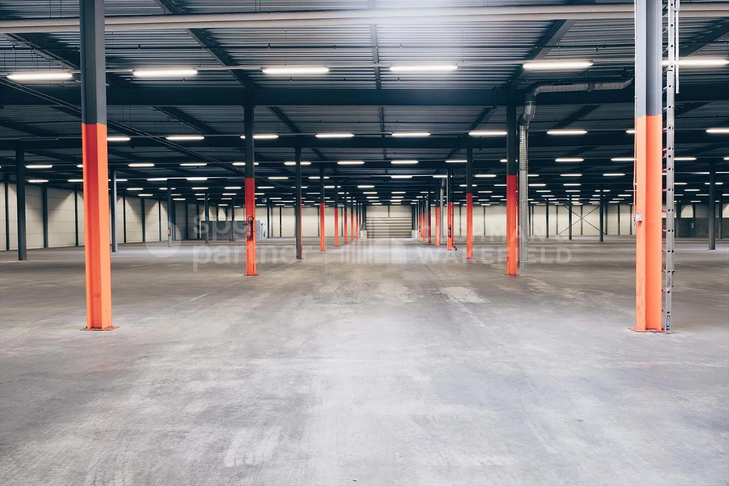 Dépôt - Photo 2 sur 4