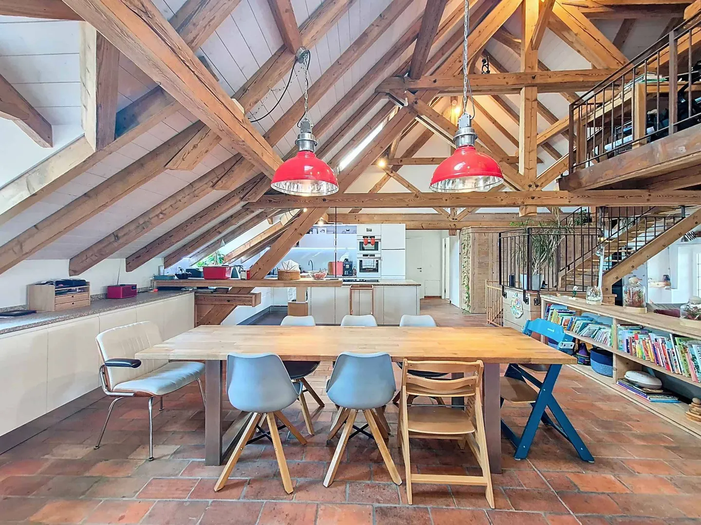 Triplex mit 5,5 Zimmern im Dachgeschoss nahe Romont - Foto 4 von 13