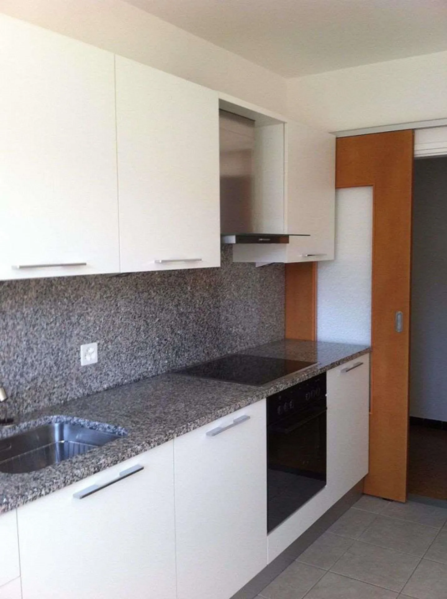 AMPIO APPARTAMENTO 4.5 STANZE A LUGANO - PREGASSONA - Foto 1 di 10