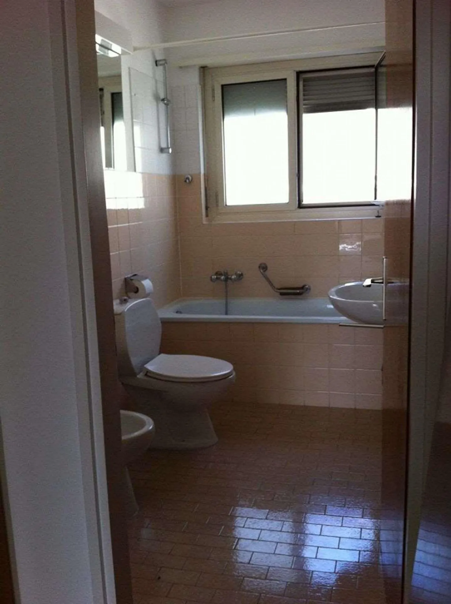 AMPIO APPARTAMENTO 4.5 STANZE A LUGANO - PREGASSONA - Foto 9 di 10