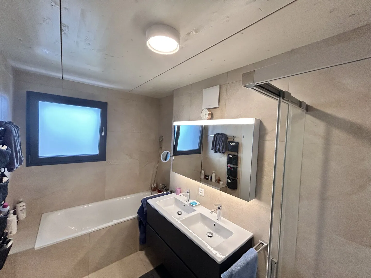 Villa jumelle de 5.5 pièces avec des volumes généreux ! - Foto 12 di 20