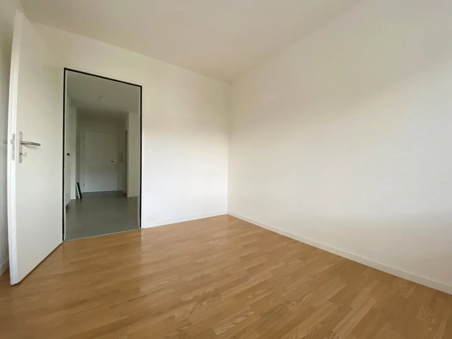 Qualité de vie dans le vert - Appartement élégant de 4 pièces au rez-de-chaussée - Photo 8 sur 10