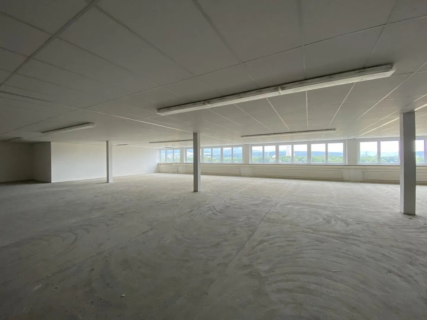 Office space for rent - Photo 7 of 8