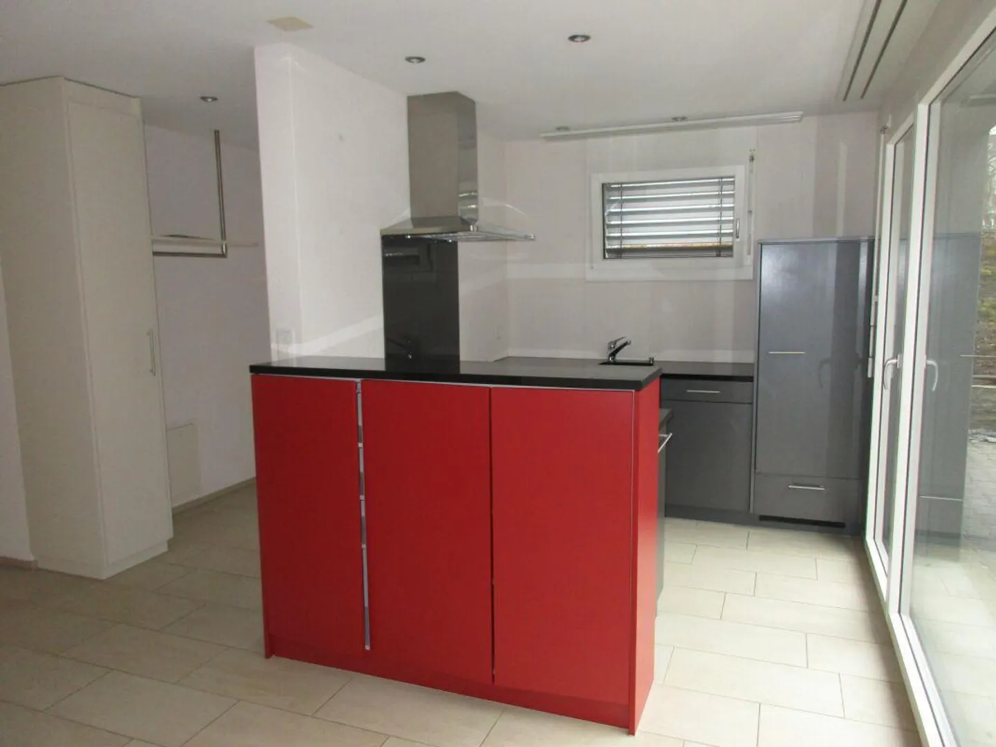 3.5-room apartment with outdoor seating area in a central location - Photo 2 of 6