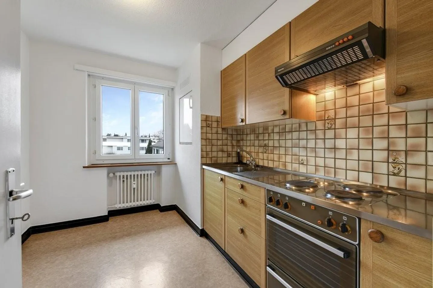 The beautiful 3-room apartment in the quiet southern district! - Photo 2 of 4