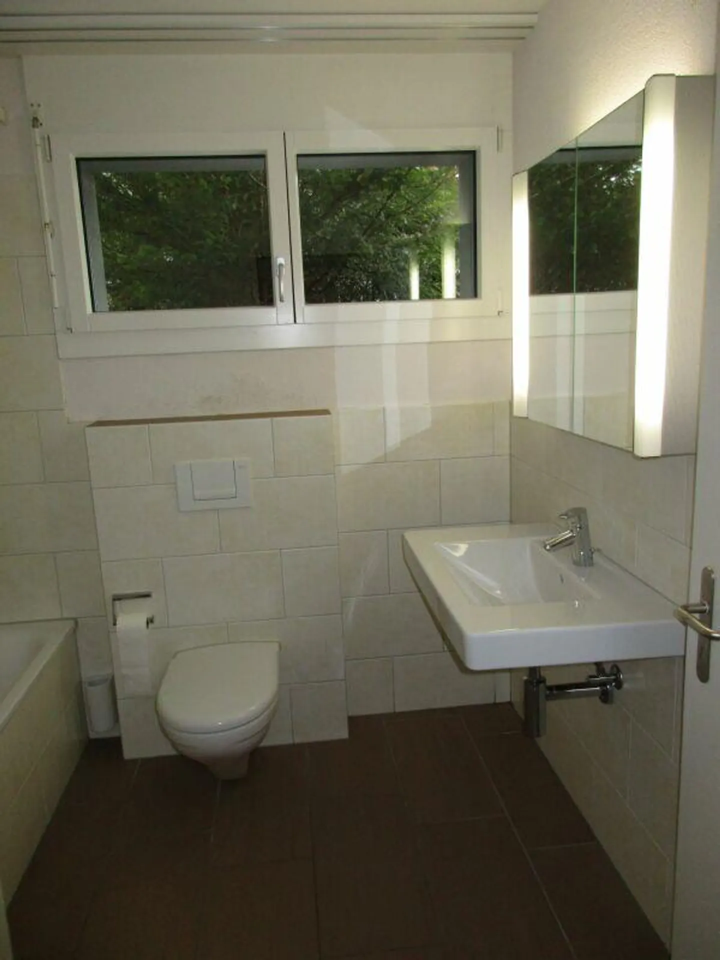 3.5-room apartment with outdoor seating area in a central location - Photo 4 of 6