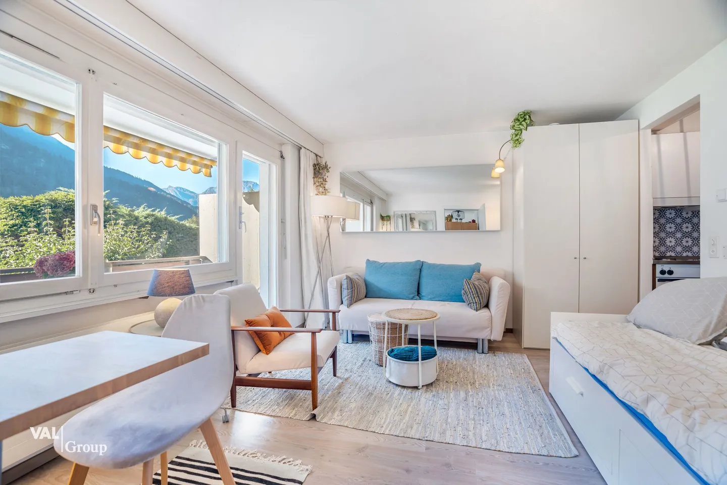 Monolocale arredato con balcone e vista libera - Foto 1 di 13