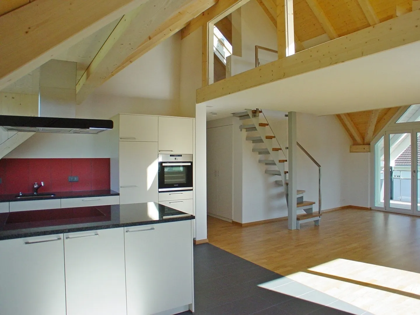 For rent: Beautiful 4.5-room attic apartment with gallery - Photo 3 of 11