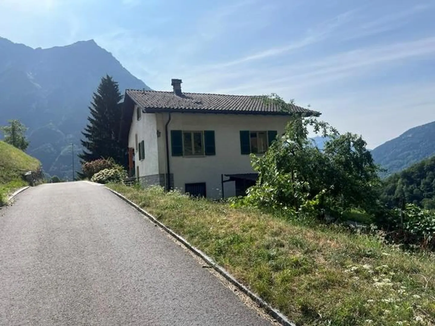 Maison unifamiliale de 7,5 pièces à Marolta - Photo 2 sur 30