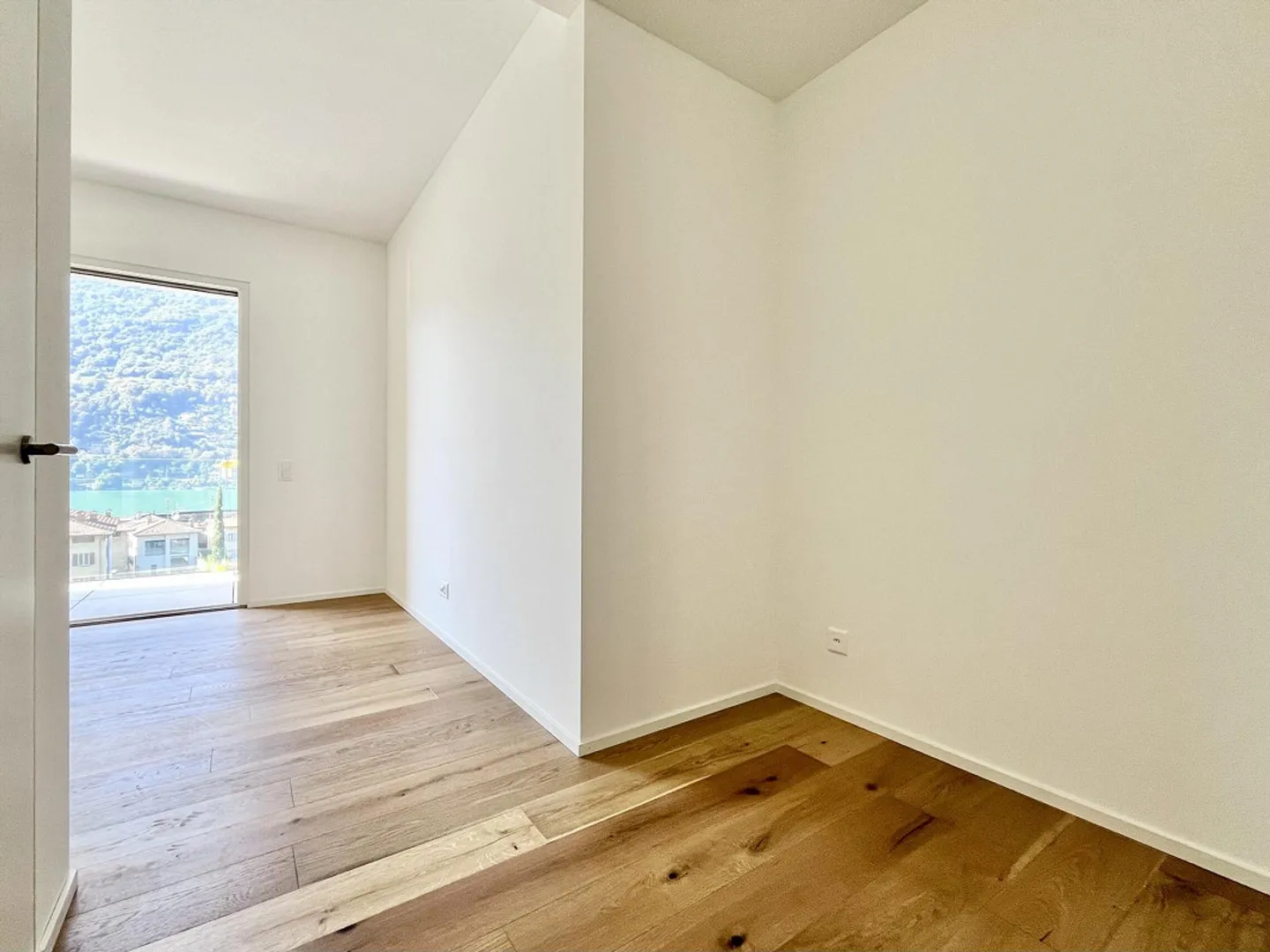 Attico 4.5 stanze con terrazze e vista lago a Brusino Arsizio - Foto 5 di 10