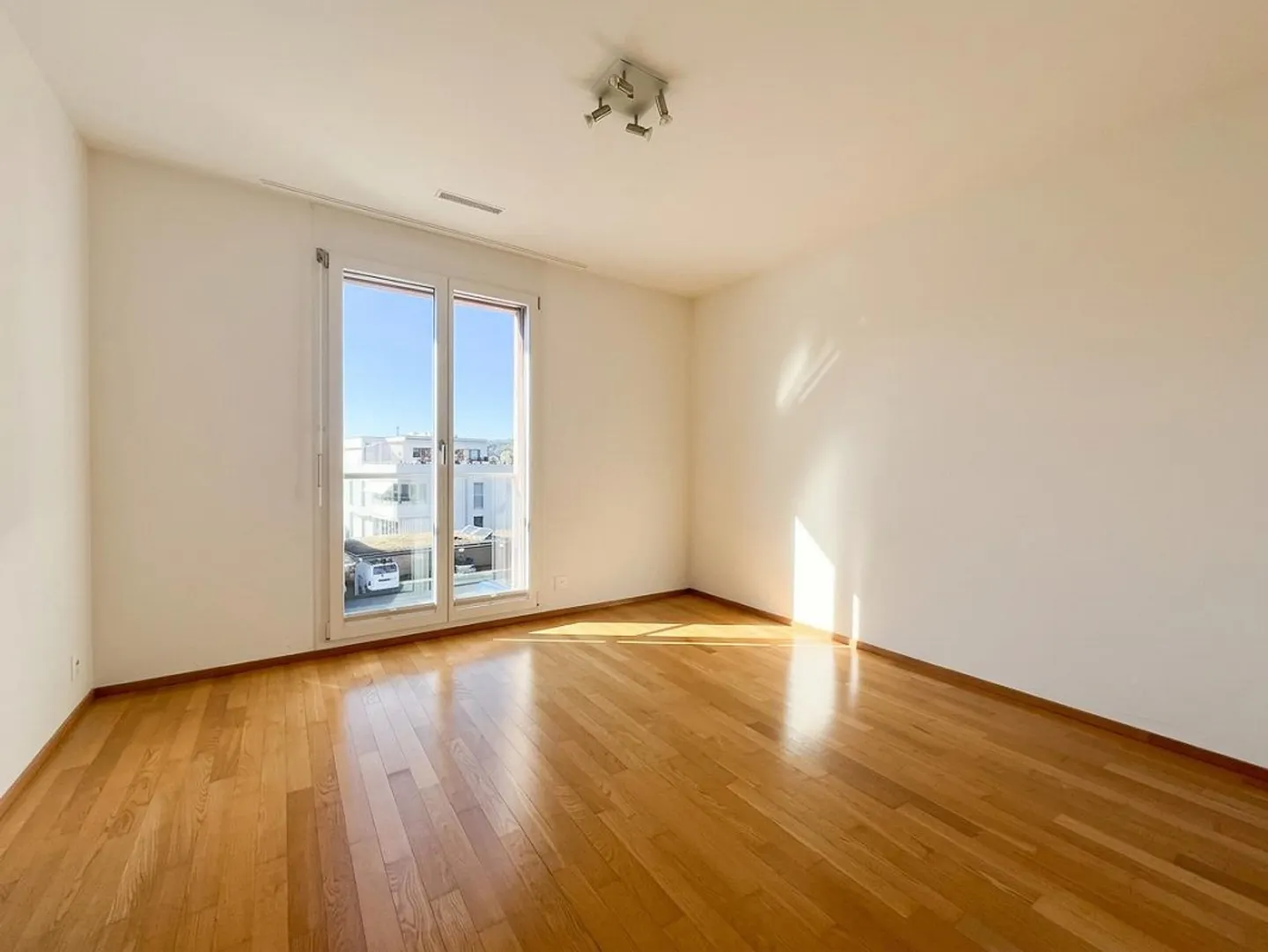 Spacious, light-flooded 4.5-room apartment in a central location - Photo 7 of 15