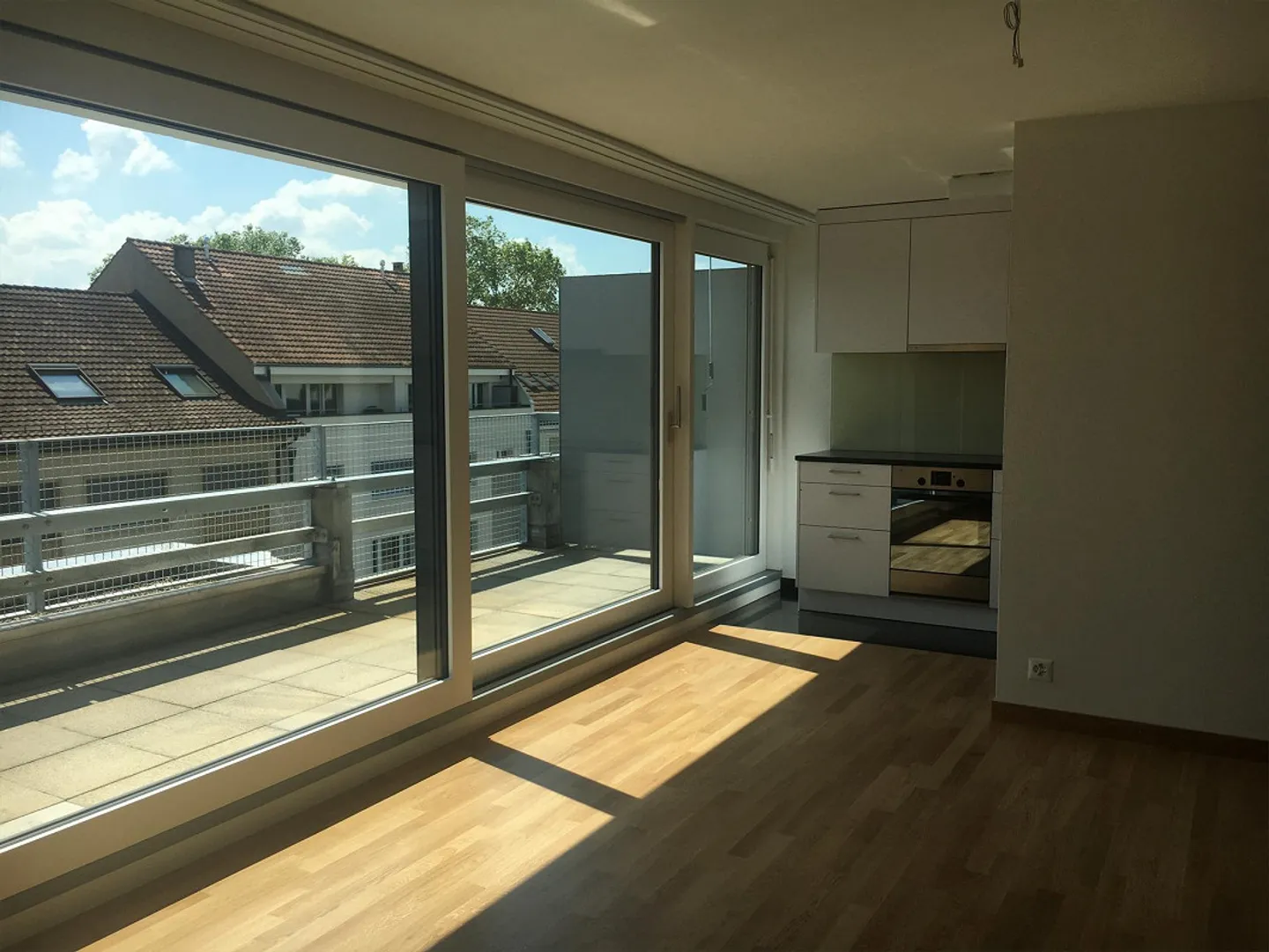3.5 Zimmer Attika Wohnung mit Doppelterrasse und Blick über Basel - Foto 2 von 14