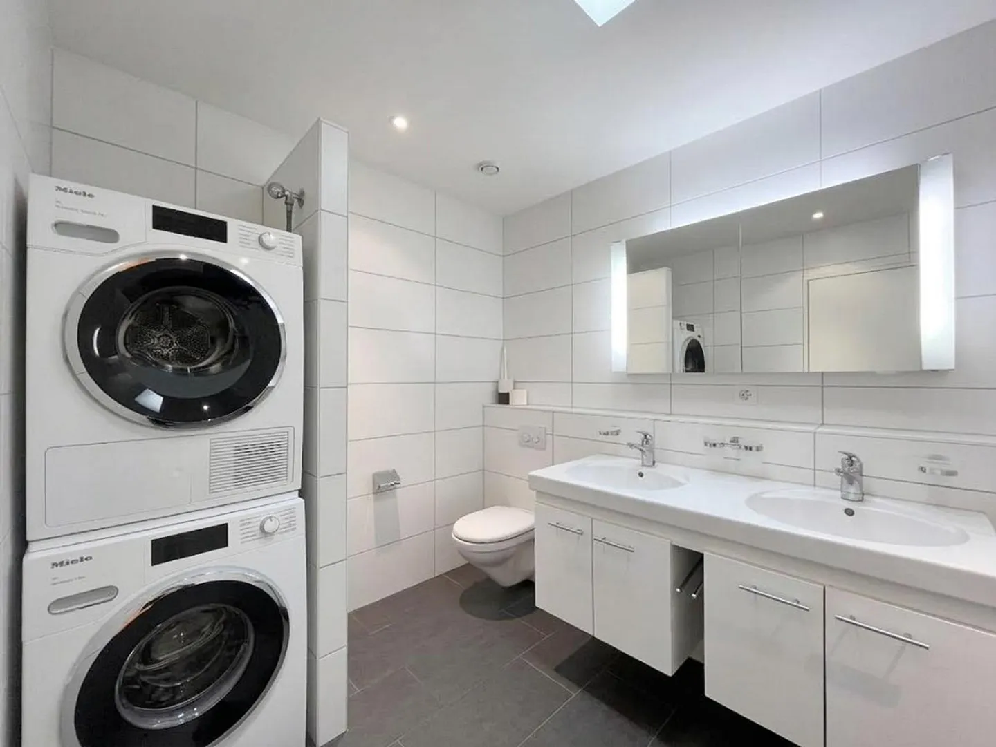 Spacious, light-flooded 4.5-room apartment in a central location - Photo 8 of 15