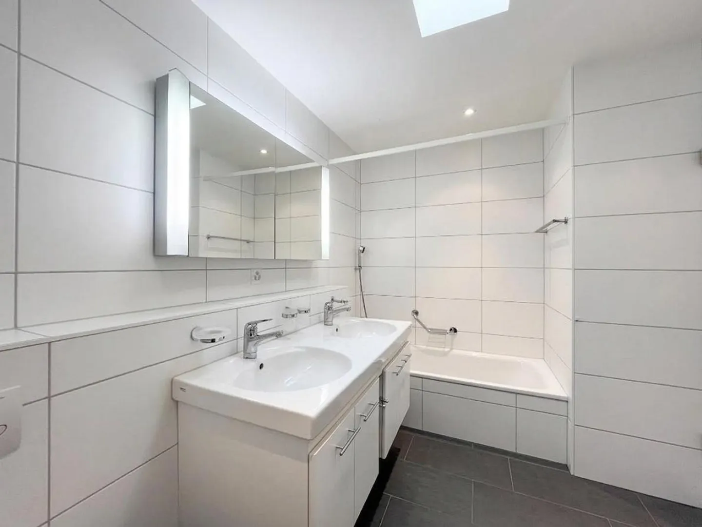 Spacious, light-flooded 4.5-room apartment in a central location - Photo 9 of 15