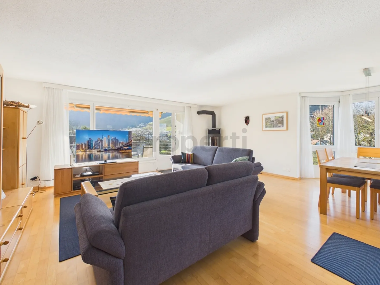 Appartement familial de 5,5 pièces avec vue magnifique et emplacement idéal à Villigen - Photo 2 sur 12