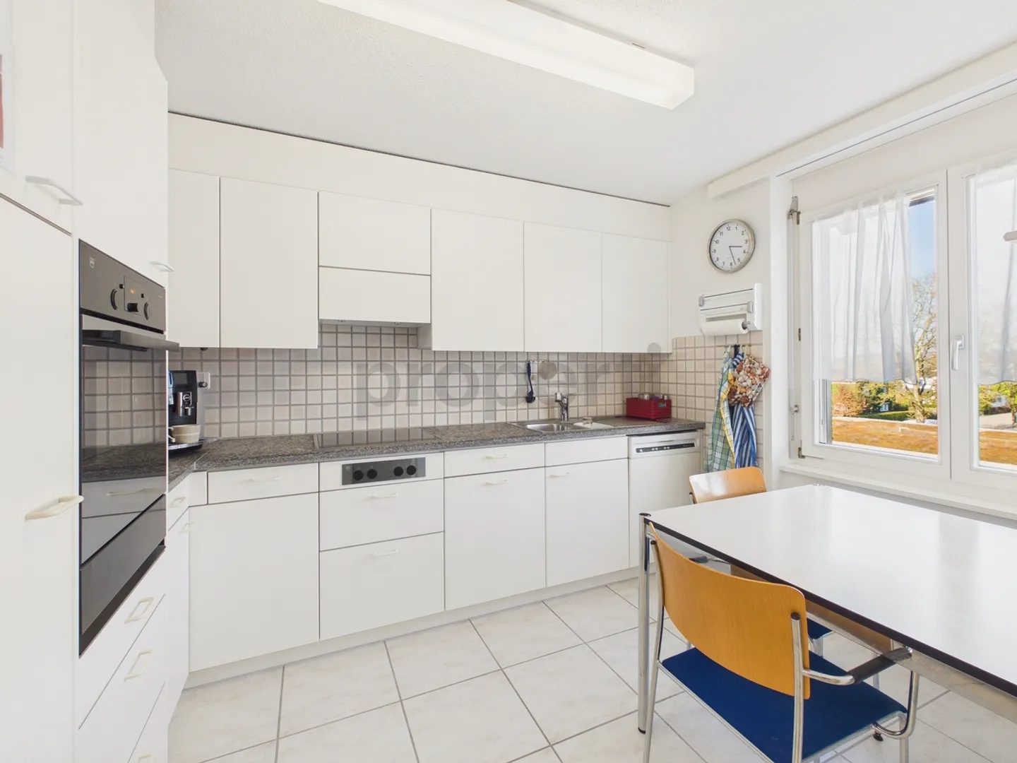 Appartement familial de 5,5 pièces avec vue magnifique et emplacement idéal à Villigen - Photo 4 sur 12