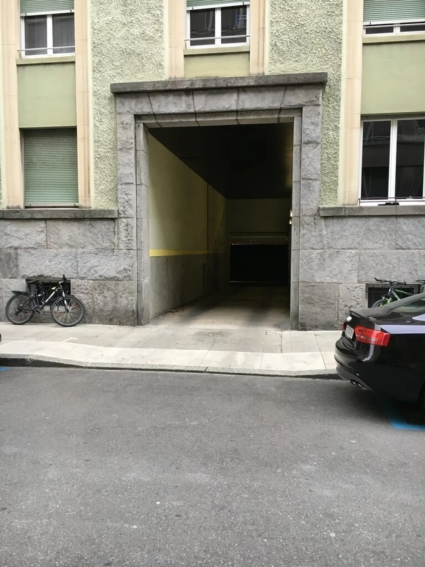 Votre place de parking au bord du lac - Photo 2 sur 2